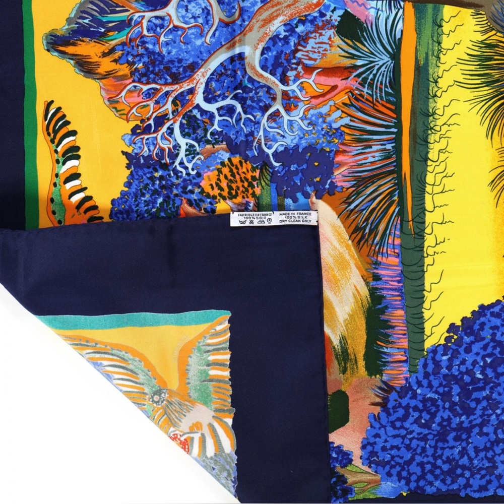 ⭐️SOLD⭐️Hermès Paris Colorful Nuba Mountain 🏔️ 100% Silk Scarf. - Picture 5 of 5